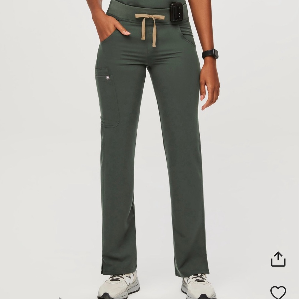 FIGS “KADE CARGO” SCRUB PANTS- MOSS